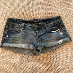 Size 10 American Eagle distressed jean shorts